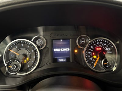 2019 RAM 1500 Tradesman Crew Cab 4x4 5'7' Box