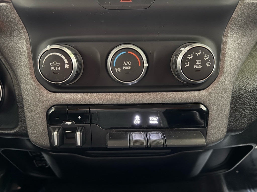 2019 RAM 1500 Tradesman Crew Cab 4x4 5'7' Box