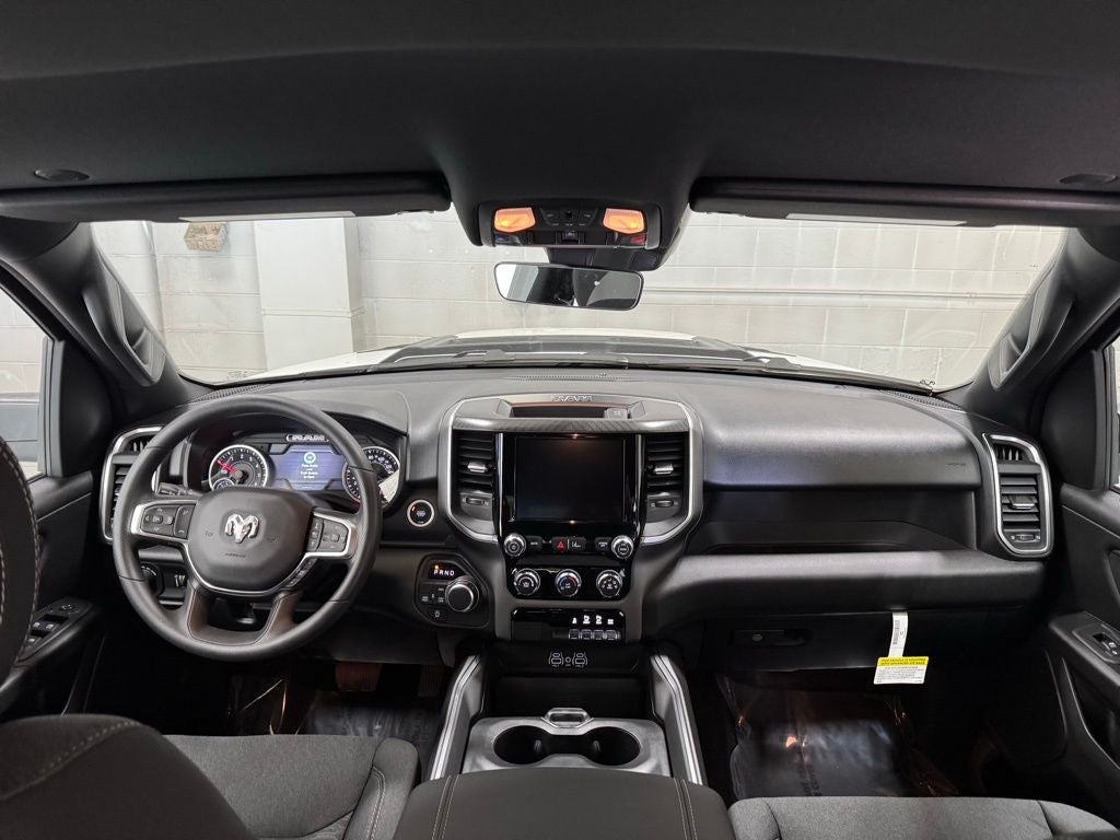 2026 RAM Ram 1500 RAM 1500 EXPRESS CREW CAB 4X4 5'7' BOX