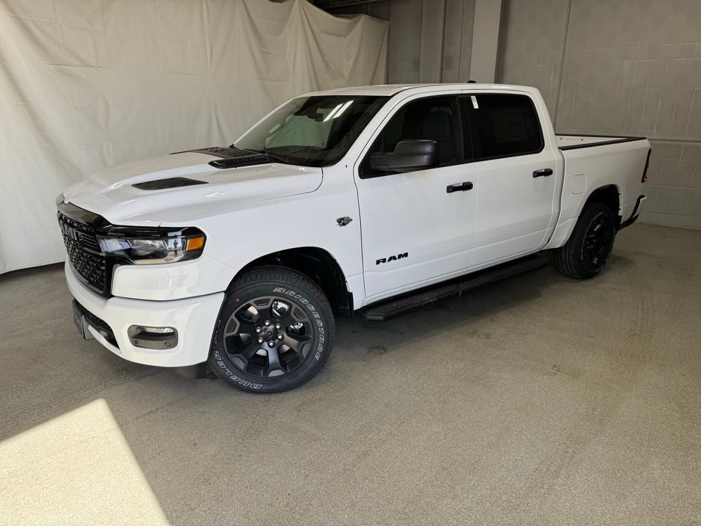 2026 RAM Ram 1500 RAM 1500 EXPRESS CREW CAB 4X4 5'7' BOX