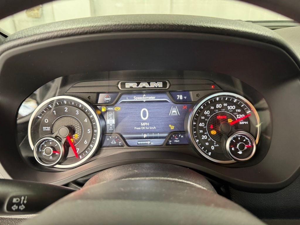 2026 RAM Ram 1500 RAM 1500 EXPRESS CREW CAB 4X4 5'7' BOX