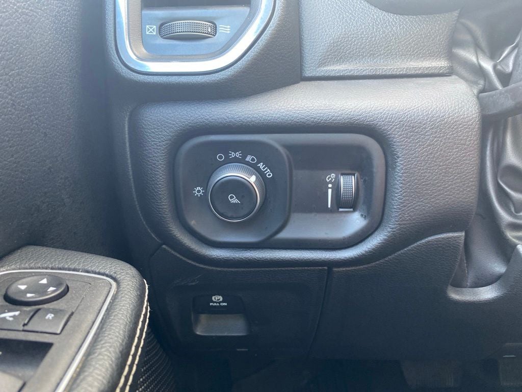2024 RAM 1500 Laramie Crew Cab 4x4 5'7' Box