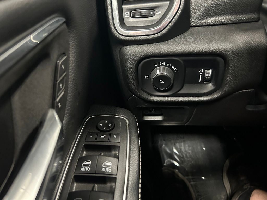 2024 RAM 1500 Laramie Crew Cab 4x4 5'7' Box