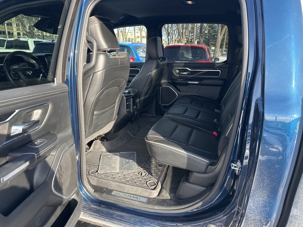 2022 RAM 1500 Laramie Crew Cab 4x4 5'7' Box