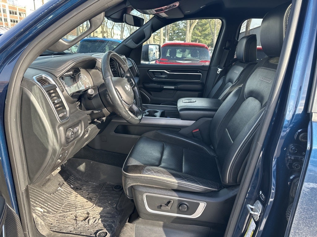 2022 RAM 1500 Laramie Crew Cab 4x4 5'7' Box