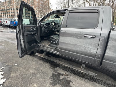 2019 RAM 1500 Laramie Crew Cab 4x4 6'4' Box