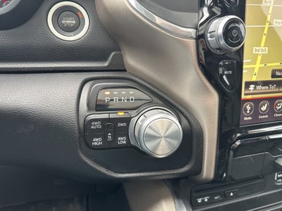 2019 RAM 1500 Laramie Crew Cab 4x4 6'4' Box