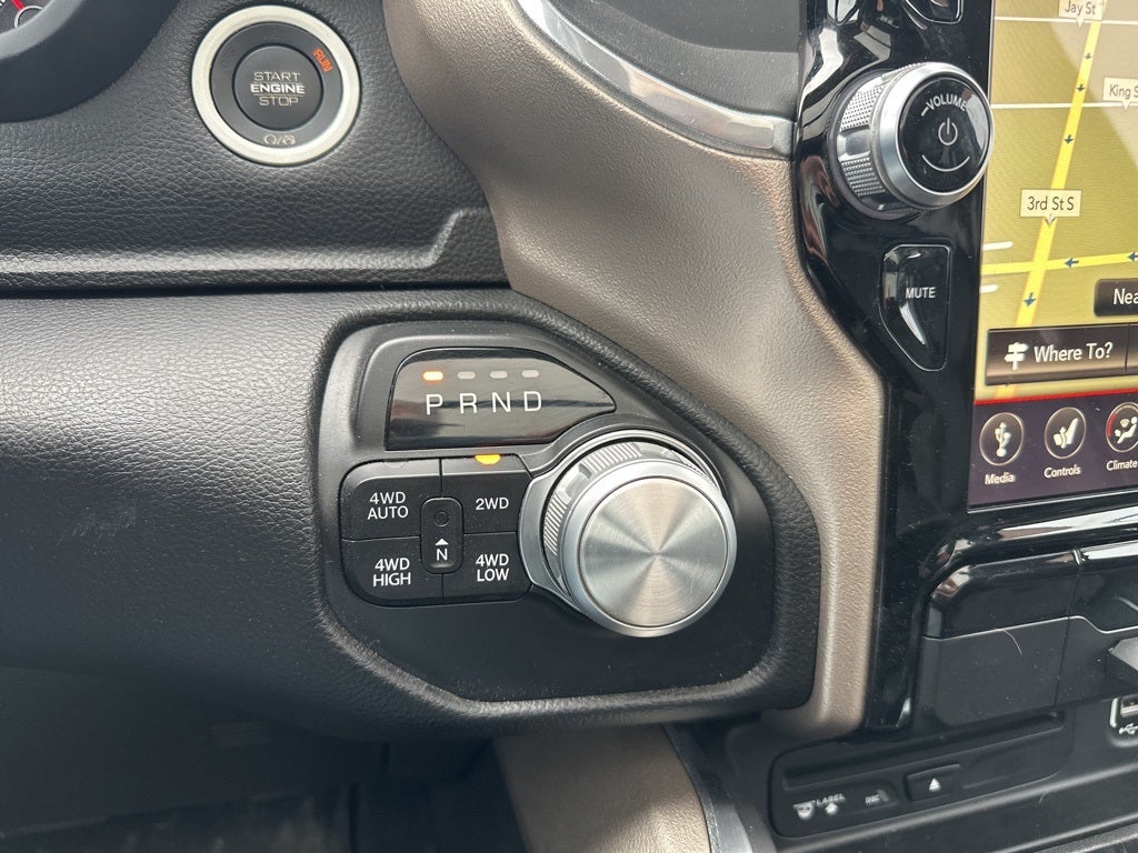 2019 RAM 1500 Laramie Crew Cab 4x4 6'4' Box