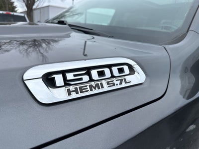 2019 RAM 1500 Laramie Crew Cab 4x4 6'4' Box