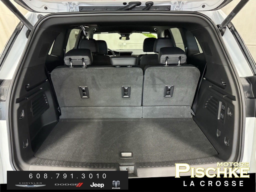 2025 GMC Acadia AWD Denali