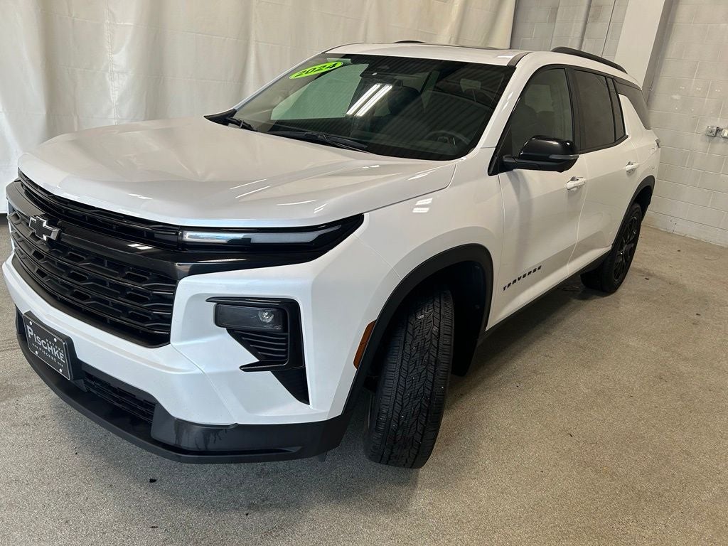 2024 Chevrolet Traverse LT