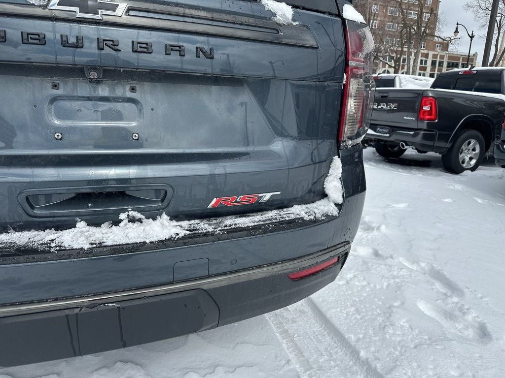 2021 Chevrolet Suburban 4WD RST
