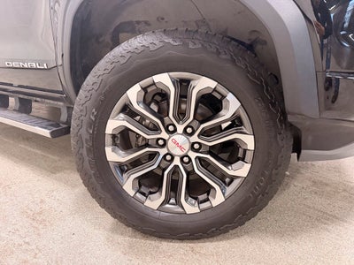 2024 GMC Canyon Denali
