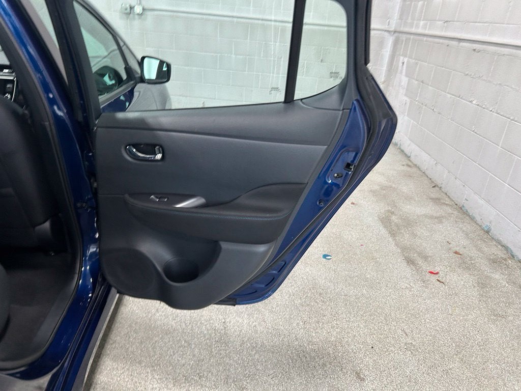 2025 Nissan LEAF S