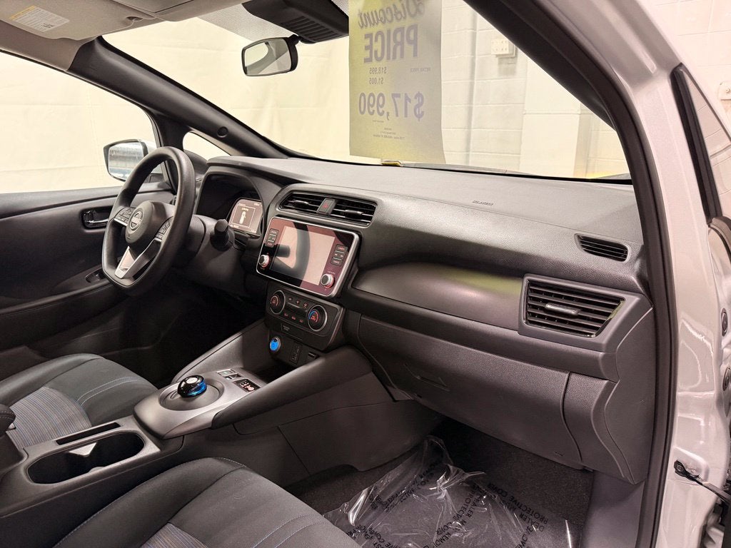 2025 Nissan LEAF S