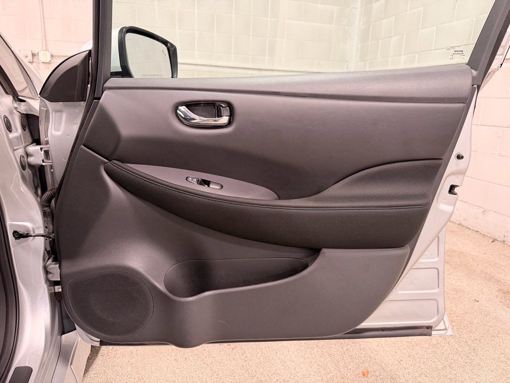 2025 Nissan LEAF S
