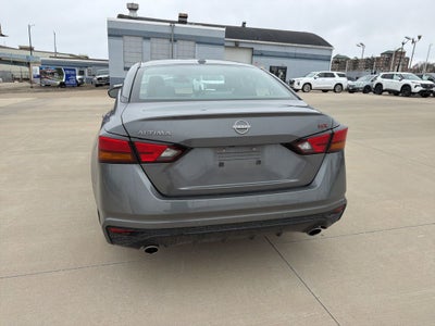 2025 Nissan Altima SR FWD