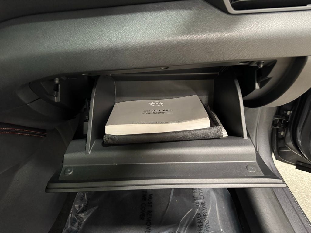 2025 Nissan Altima SR FWD