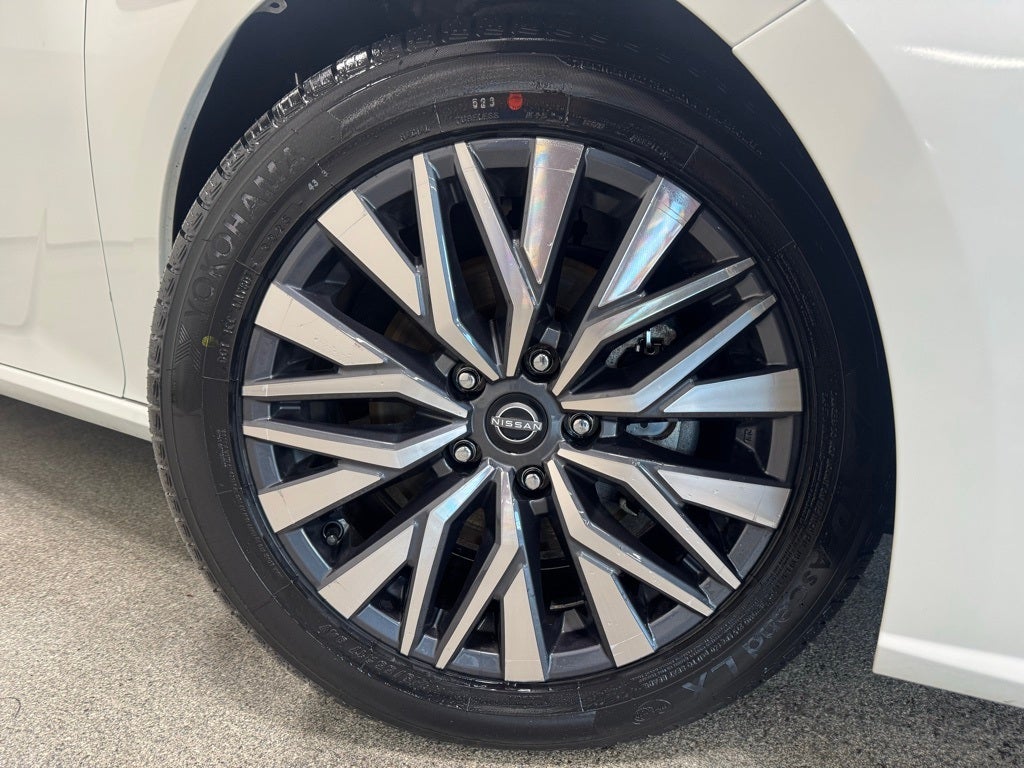 2023 Nissan Altima SV FWD