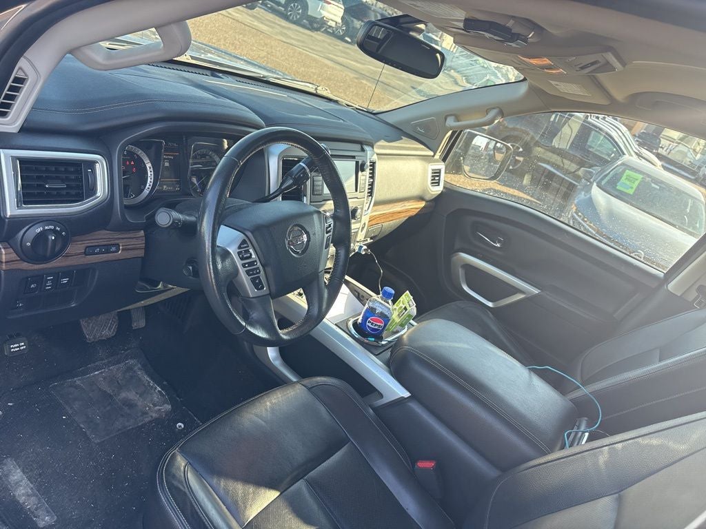 2019 Nissan TITAN SL