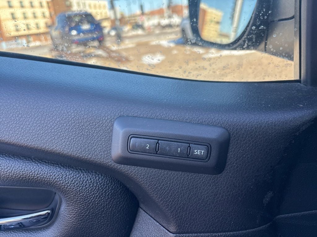 2019 Nissan TITAN SL