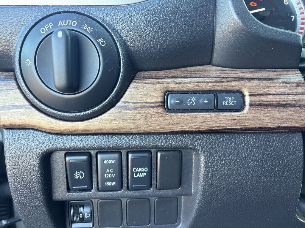 2019 Nissan TITAN SL