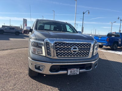 2019 Nissan TITAN SL