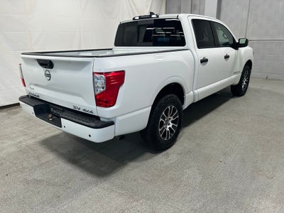 2024 Nissan TITAN Crew Cab SV 4x4