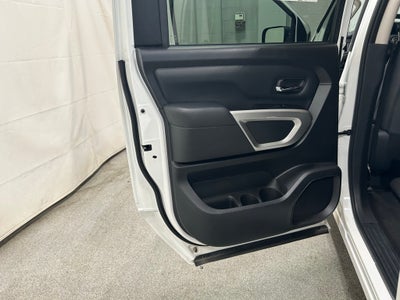2024 Nissan TITAN Crew Cab SV 4x4