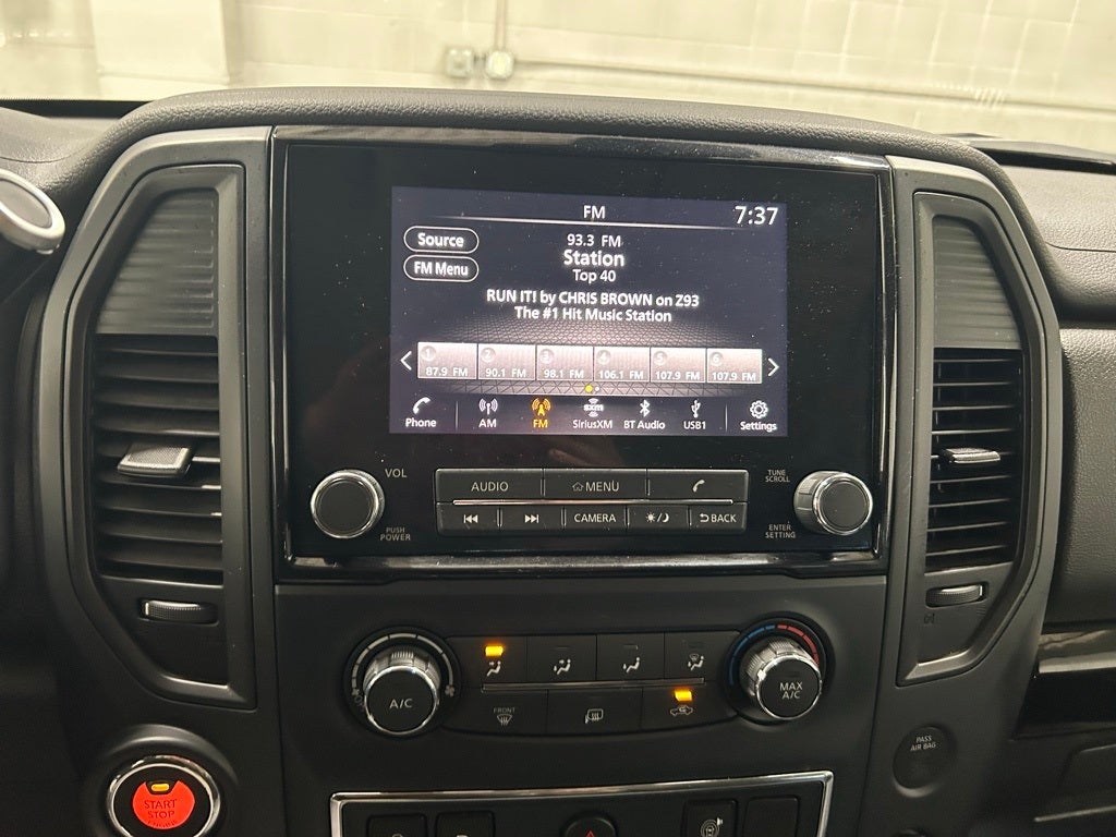 2024 Nissan TITAN Crew Cab SV 4x4