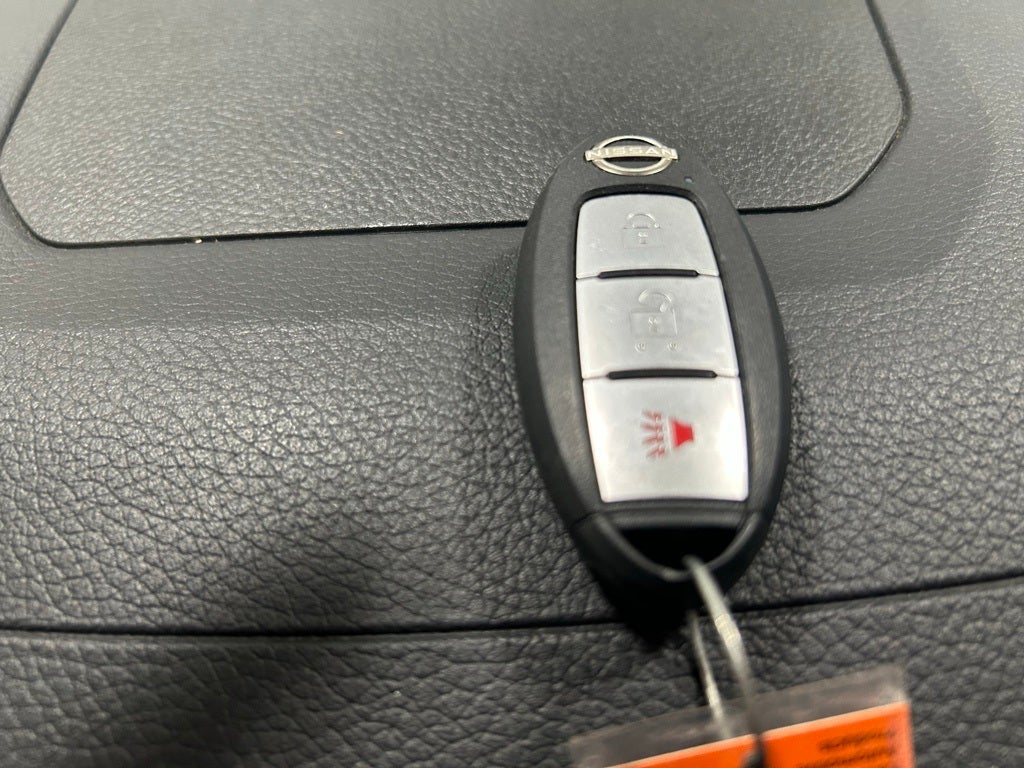 2024 Nissan TITAN Crew Cab SV 4x4