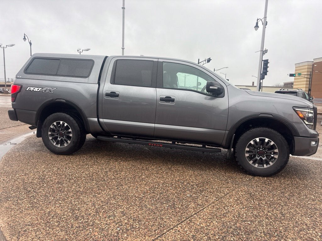 2023 Nissan TITAN Crew Cab PRO-4X 4x4