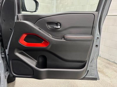 2025 Nissan Frontier Crew Cab PRO-4X 4x4
