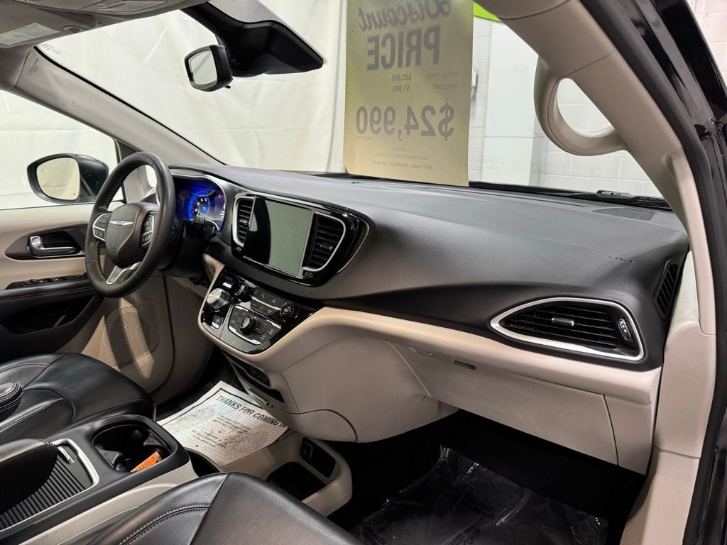 2023 Chrysler Pacifica Touring L