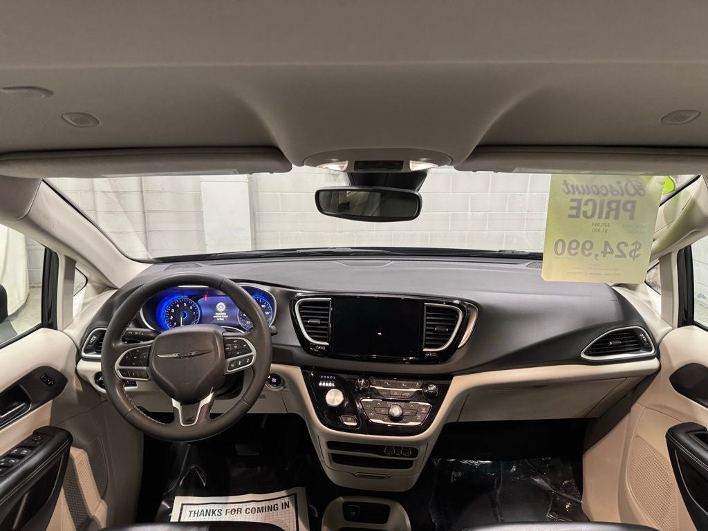 2023 Chrysler Pacifica Touring L