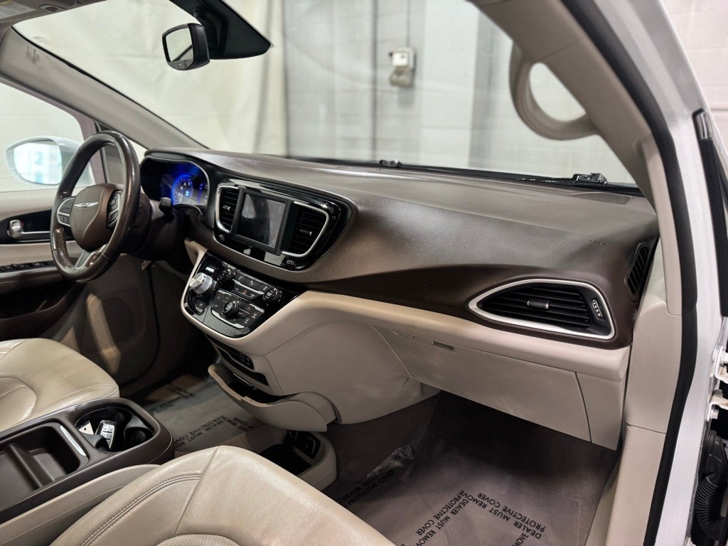 2020 Chrysler Pacifica Touring L