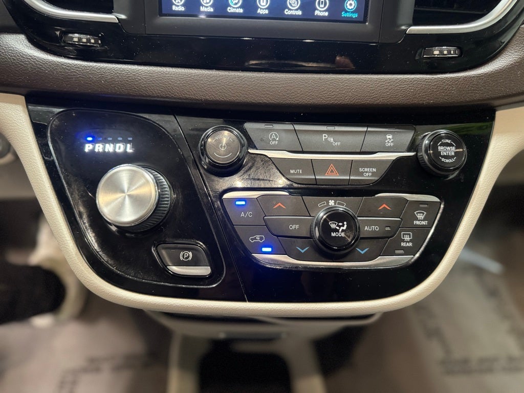 2020 Chrysler Pacifica Touring L
