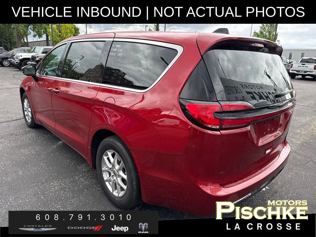 2025 Chrysler Pacifica Select