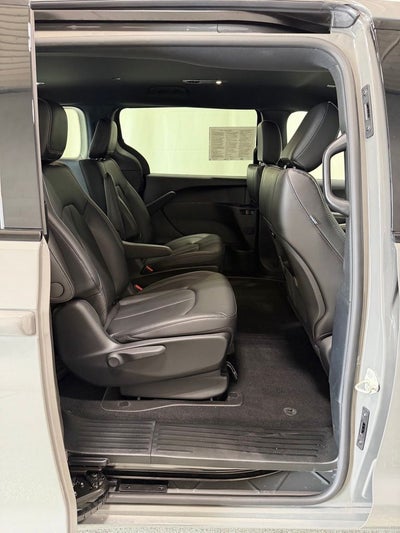 2024 Chrysler Pacifica Hybrid S Appearance Pkg