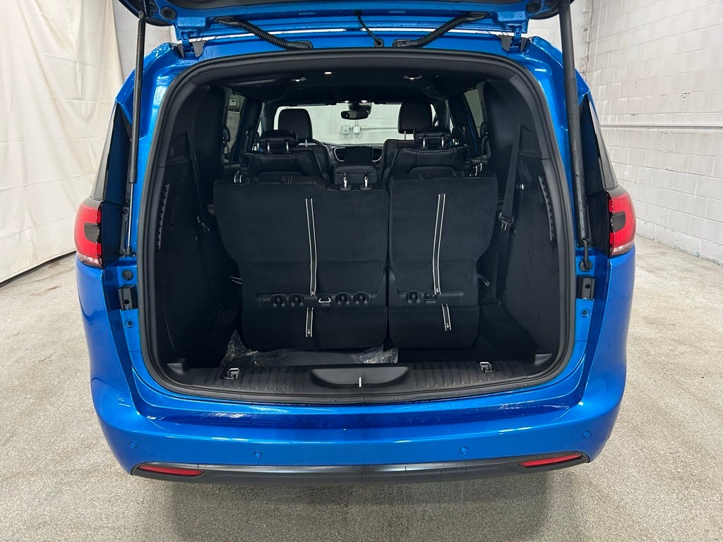 2026 Chrysler Pacifica PACIFICA SELECT AWD