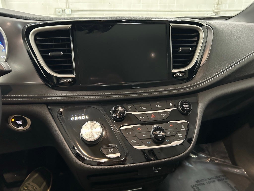 2026 Chrysler Pacifica PACIFICA SELECT AWD