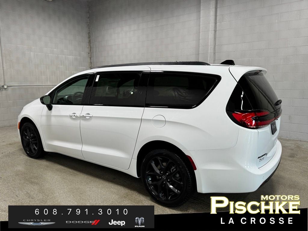 2026 Chrysler Pacifica PACIFICA SELECT AWD