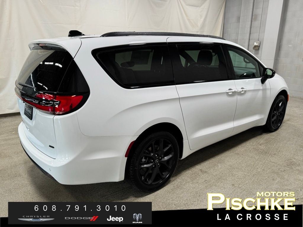 2026 Chrysler Pacifica PACIFICA SELECT AWD