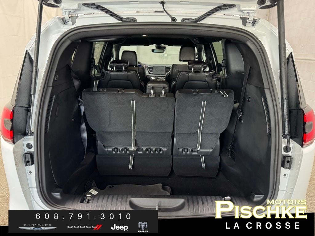 2026 Chrysler Pacifica PACIFICA SELECT AWD
