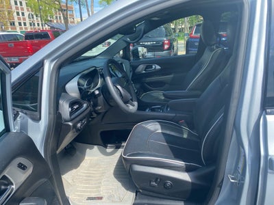 2023 Chrysler Pacifica Limited AWD