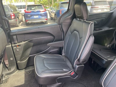 2023 Chrysler Pacifica Limited AWD