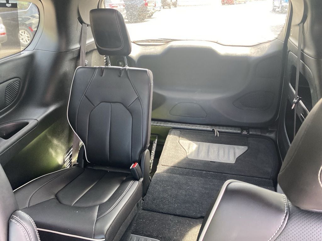 2023 Chrysler Pacifica Limited AWD