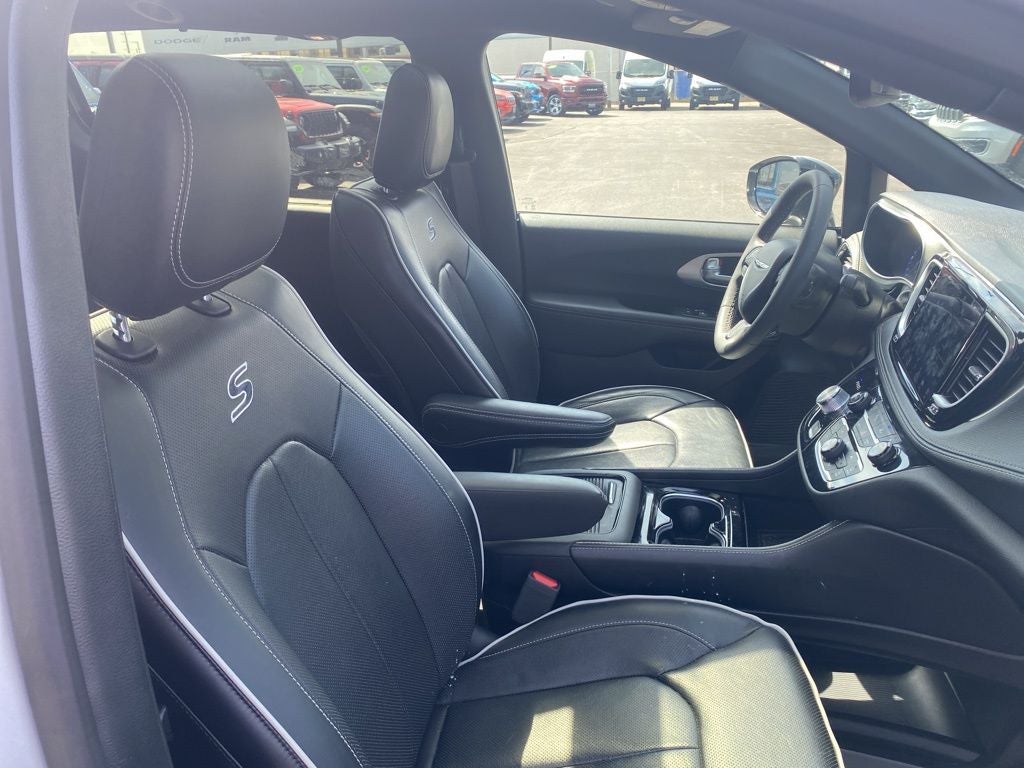 2023 Chrysler Pacifica Limited AWD