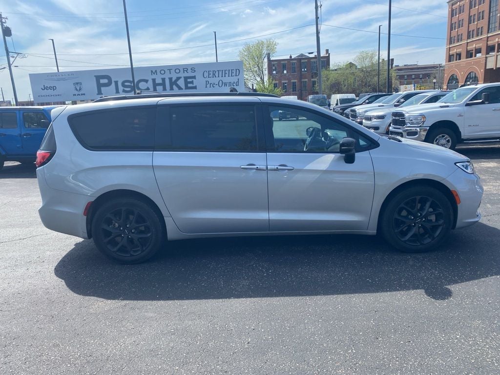 2023 Chrysler Pacifica Limited AWD