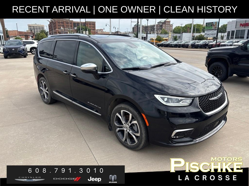2024 Chrysler Pacifica Pinnacle AWD's photo
